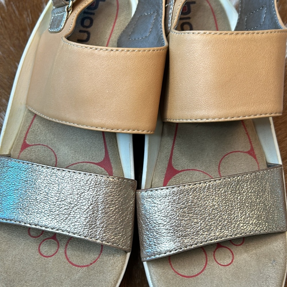 Bionica Yolanda Leather Sandal (8M) - Picture 9 of 11